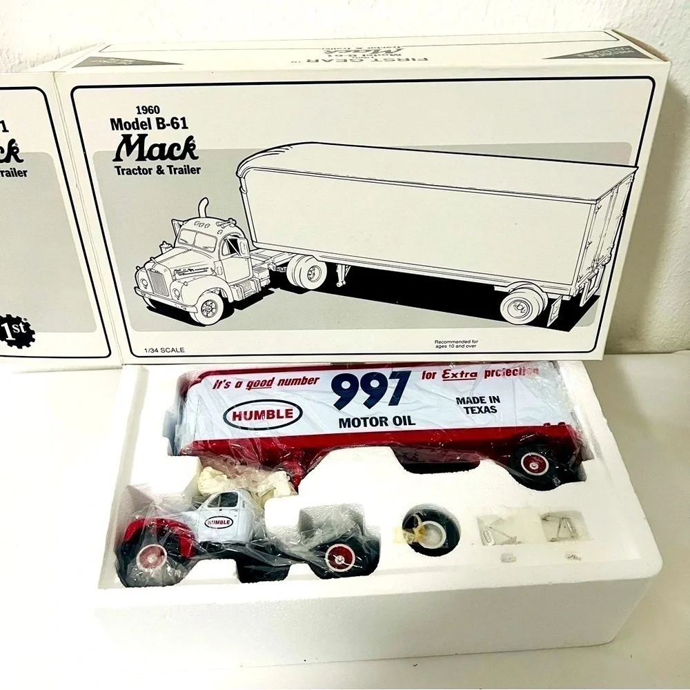 Vintage 1960 Mack Tractor & Trailer Model B-61 Red and White NIB Die Cast Metal